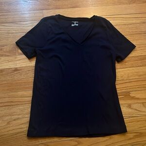Women’s Jones New York navy blue V neck cotton shirt. Like new